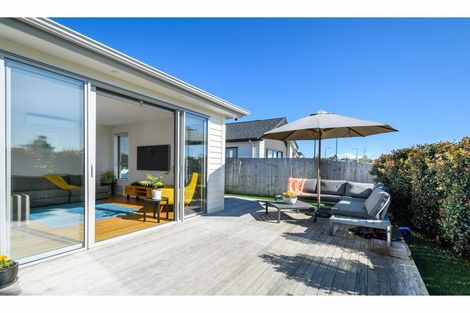 Photo of property in 17 Moemoea Avenue, Kumeu, 0810