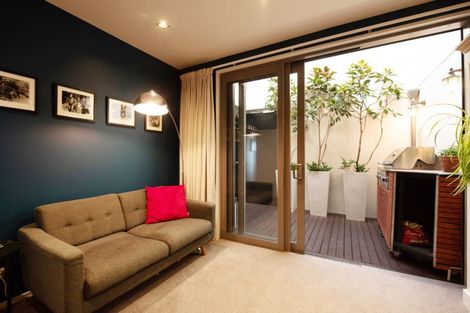 Photo of property in Patent 326 Apartments, 404s/326 Evans Bay Parade, Hataitai, Wellington, 6021