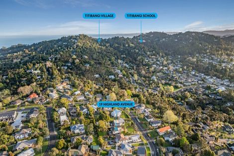 Photo of property in 19 Highland Avenue, Titirangi, Auckland, 0604