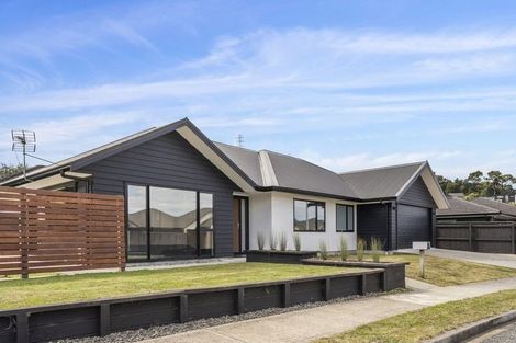 Photo of property in 9 Cory Jane Grove, Riverstone Terraces, Upper Hutt, 5018