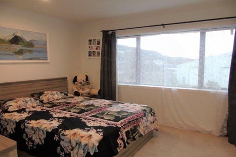 Photo of property in 19/9u Surrey Street, Tawa, Wellington, 5028