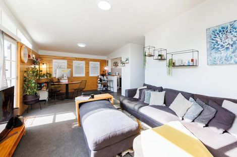 Photo of property in 19 Keeling Street, West End, Palmerston North, 4412