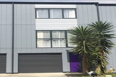 Photo of property in 28 Kevale Place, Manurewa, Auckland, 2102
