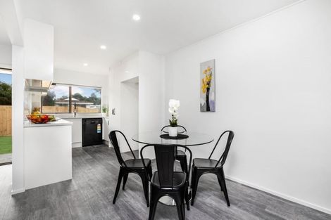 Photo of property in 2/1 Roys Road, Weymouth, Auckland, 2103