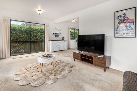 Photo of property in 129 Seaview Road, Paraparaumu Beach, Paraparaumu, 5032