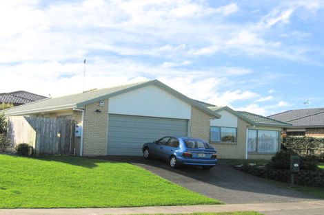 Photo of property in 69 Kath Hopper Drive, Orewa, 0931