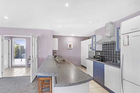 Photo of property in 12 Highwood Lane, Burnside, Christchurch, 8053