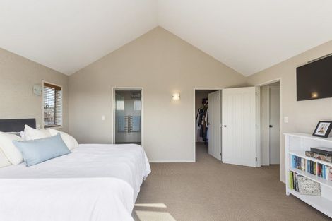 Photo of property in 10 Sampson Avenue, Waiwhakaiho, New Plymouth, 4312