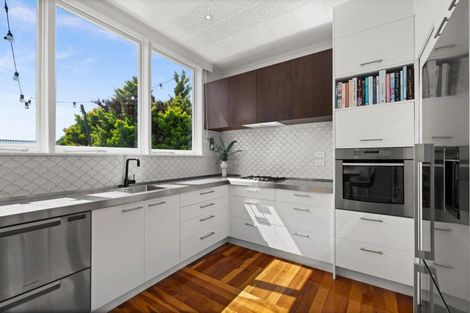 Photo of property in 10 Rakau Street, Havelock North, 4130