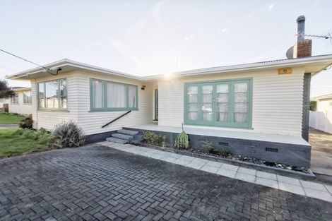 Photo of property in 6 Marlene Avenue, Te Atatu South, Auckland, 0610