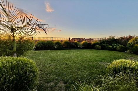 Photo of property in 16 Southworth Place, Grandview Heights, Hamilton, 3200