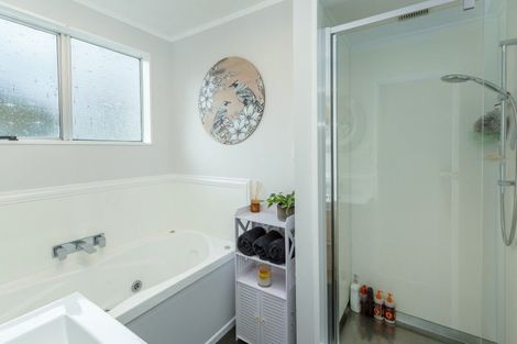 Photo of property in 14 Harvard Grove, Totara Park, Upper Hutt, 5018