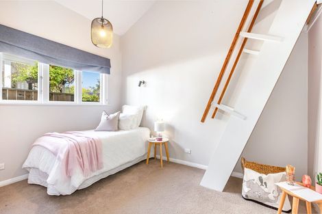 Photo of property in 254 Muritai Road, Eastbourne, Lower Hutt, 5013