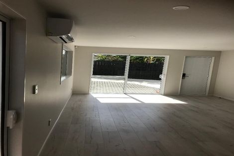 Photo of property in 4035e Great North Road, Glen Eden, Auckland, 0602