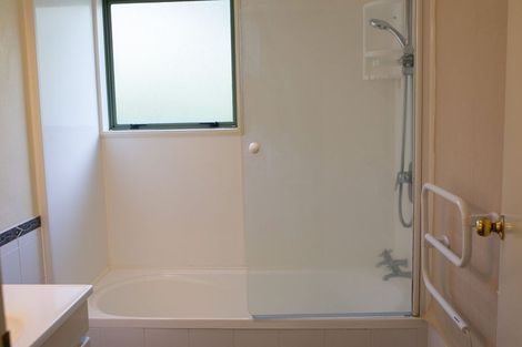 Photo of property in 9 Amokura Street, Waikanae, 5036