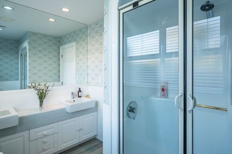 Photo of property in 1 Maple Lane, Waikanae, 5036