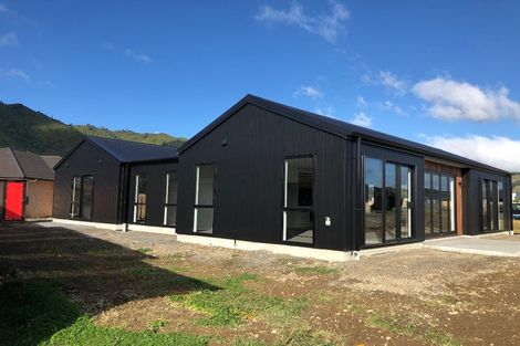 Photo of property in 1 Pohe Street, Waikanae, 5036