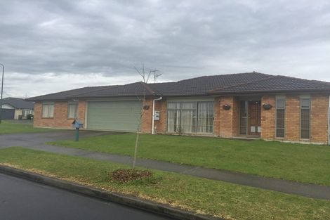 Photo of property in 31 Carrick Glen Avenue, Flat Bush, Auckland, 2019