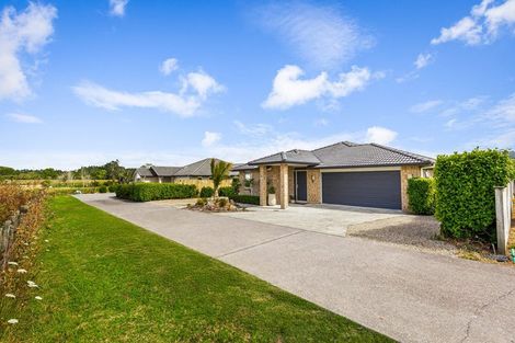Photo of property in 44c Gilbransen Road, Kumeu, 0810