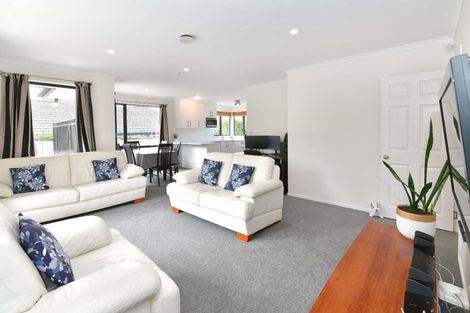 Photo of property in 66 Cabeleigh Drive, Helensville, 0800