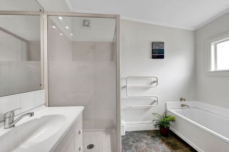 Photo of property in 336 South Road, Hawera, 4610