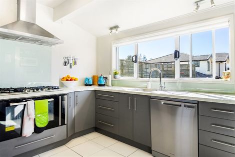 Photo of property in 53 Taikata Road, Te Atatu Peninsula, Auckland, 0610