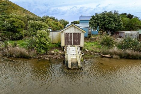 Photo of property in 6 Estuary Street, Makara Beach, Karori, 6972