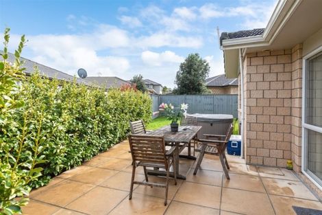 Photo of property in 8 Riverglade Parkway, Te Atatu South, Auckland, 0610