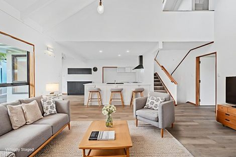 Photo of property in 1/62 Wairoa Road, Narrow Neck, Auckland, 0624