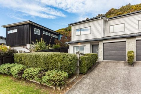 Photo of property in 5 Pacific View, Whitby, Porirua, 5024