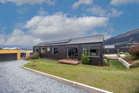 Photo of property in 14 Tomtit Crescent, Lake Hawea, 9382