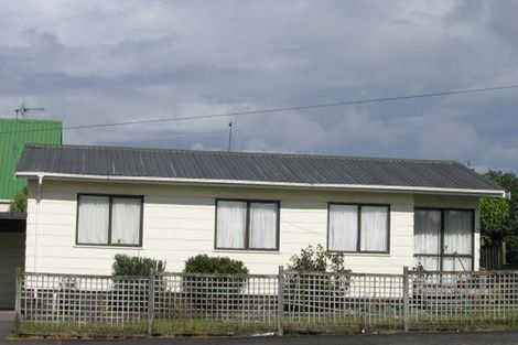 Photo of property in 6 Barrys Road, Glendene, Auckland, 0602