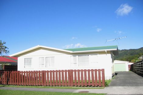 Photo of property in 5 Kerepehi Grove, Wainuiomata, Lower Hutt, 5014