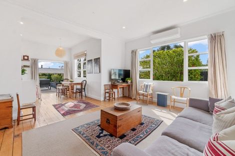 Photo of property in 236 Birkdale Road, Birkdale, Auckland, 0626