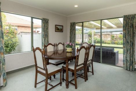 Photo of property in 6 Belgrave Place, Taradale, Napier, 4112