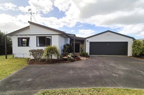 Photo of property in 74 One Tree Point Road, One Tree Point, 0118