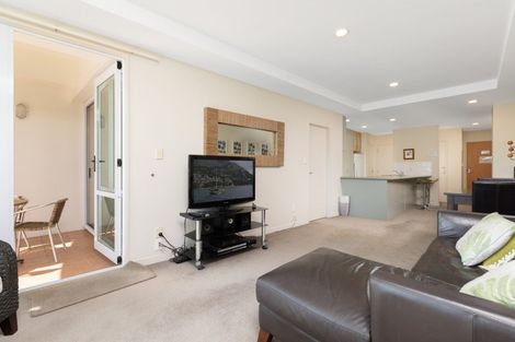 Photo of property in 12 Maunganui Road, Mount Maunganui, 3116