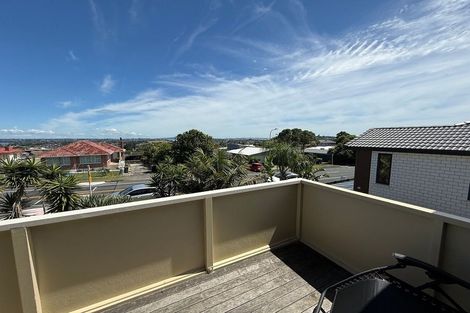 Photo of property in 62 Bradbury Road, Botany Downs, Auckland, 2010