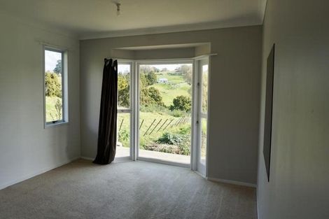 Photo of property in 102 Settlement Road, Kaiwaka, 0573