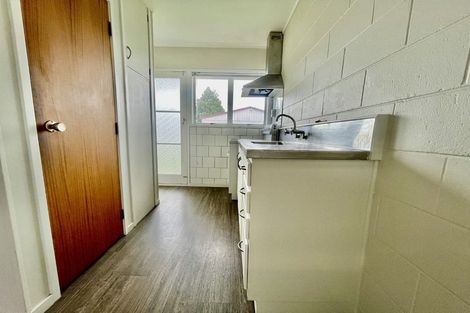 Photo of property in 7/318 Te Atatu Road, Te Atatu South, Auckland, 0610