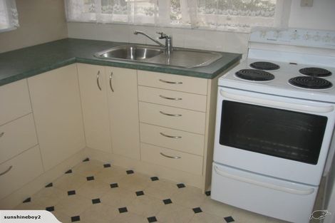 Photo of property in 2/31 Marcel Place, Glenfield, Auckland, 0629