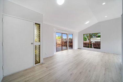 Photo of property in 1/45 Grove Road, Papakura, 2110