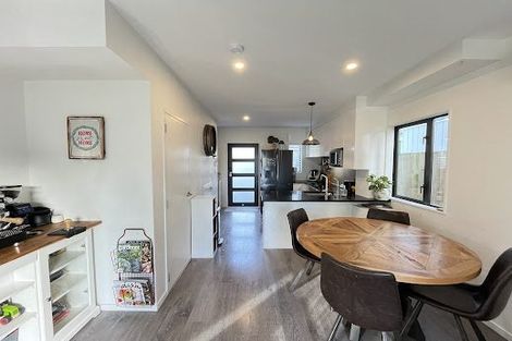 Photo of property in 16/8 Arney Road, Ranui, Auckland, 0612
