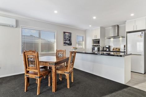Photo of property in 8c Cannell Farm Drive, Te Puke, 3119