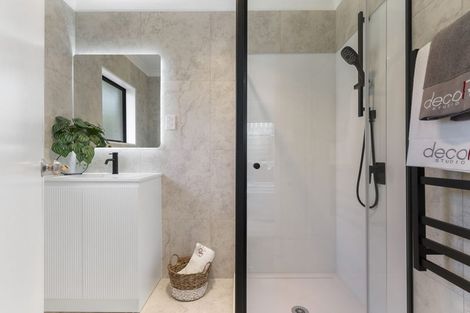 Photo of property in 10 Mediterranean Way, Goodwood Heights, Auckland, 2105