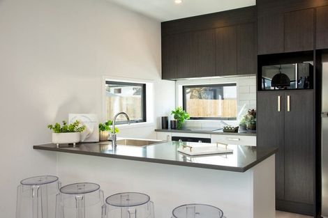 Photo of property in 11 Whati Lane, Henderson, Auckland, 0612