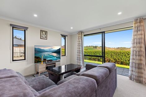 Photo of property in 8 Ballintoy Park Drive, Welcome Bay, Tauranga, 3175