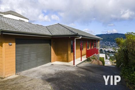 Photo of property in 21 Pelorous Street, Paparangi, Wellington, 6037