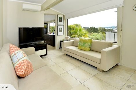 Photo of property in 15 Sunnynook Road, Forrest Hill, Auckland, 0620
