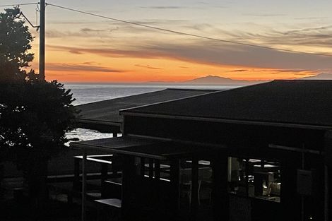 Photo of property in 1/410 The Esplanade, Island Bay, Wellington, 6023